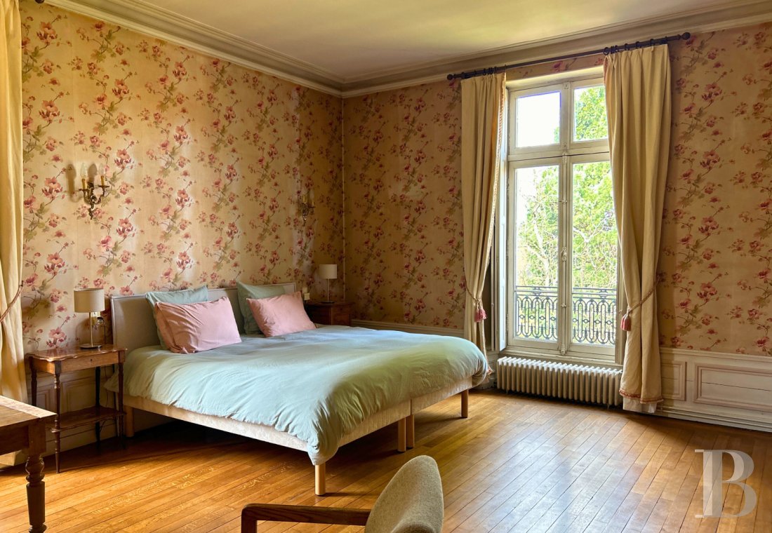 En Saône-et-Loire, au cœur de la ville d’Autun, une demeure d’inspiration palladienne dans un parc de près d’un hectare - photo  n°10